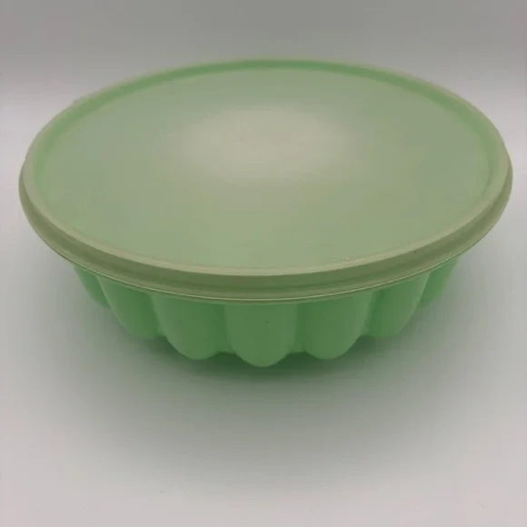 Two Tupperware Sets - Three Piece Jello Mold/Rectangular Modular Server/Storage - Picture 7 of 10